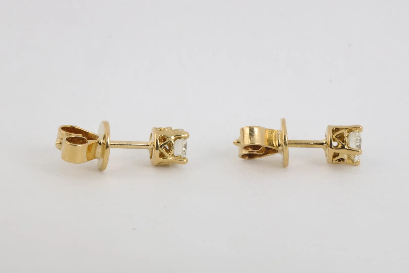 18k Yellow Gold 0.50tcw Diamond Stud Earrings (2.19g.)