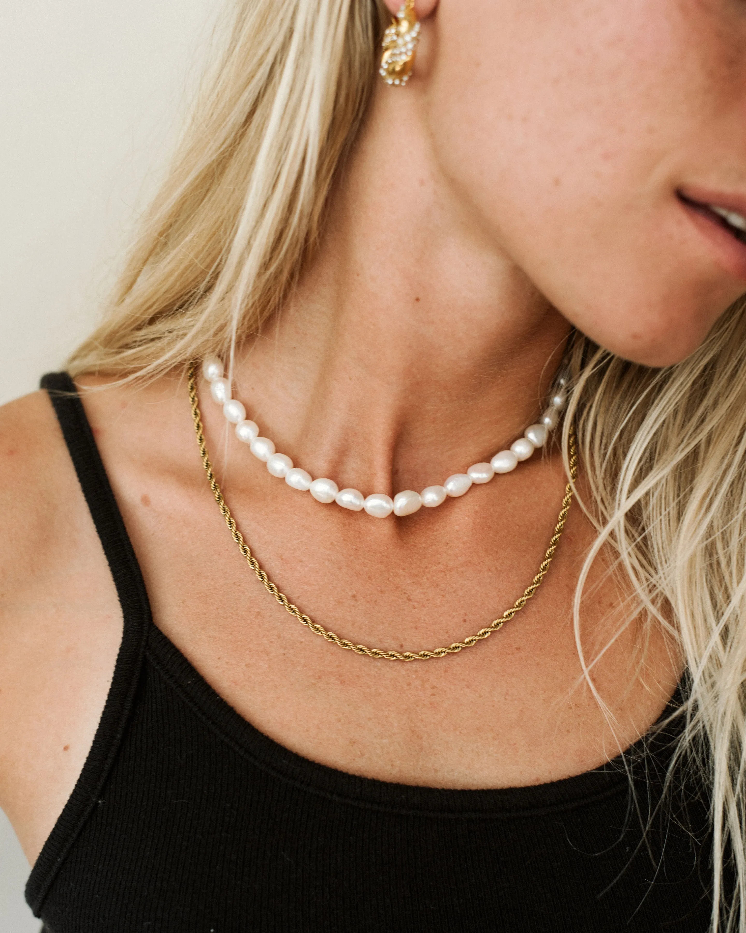 Athena Pearl Choker