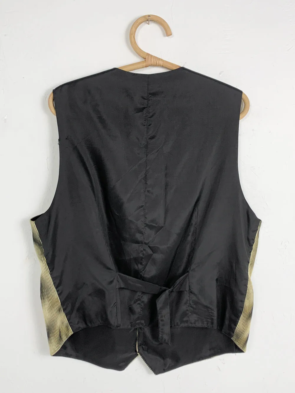 Attitudes Optical Illusion Vest