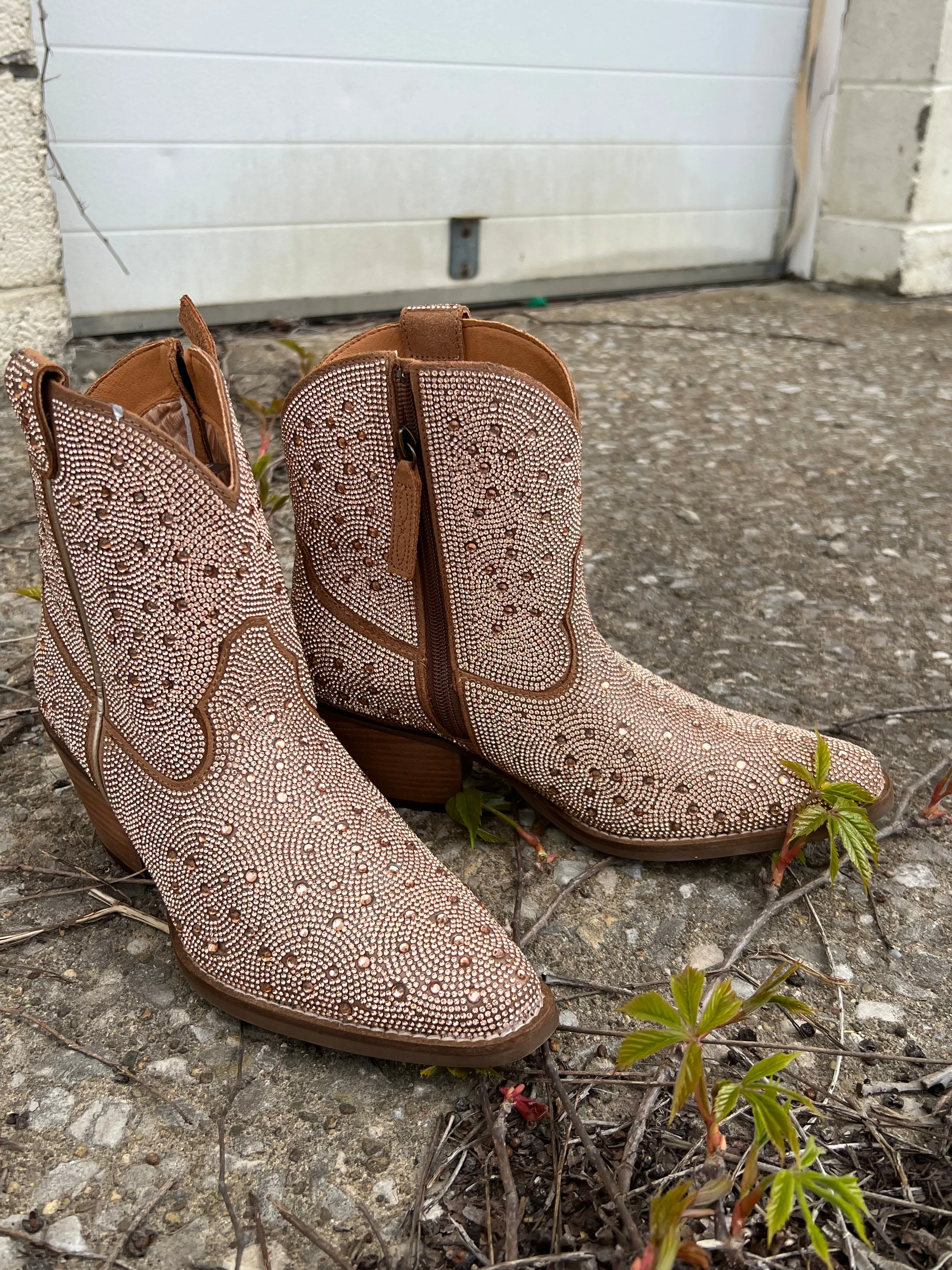 Dingo Women's Rose Gold Rhinestone Cowgirl Ankle Booties DI577-RG