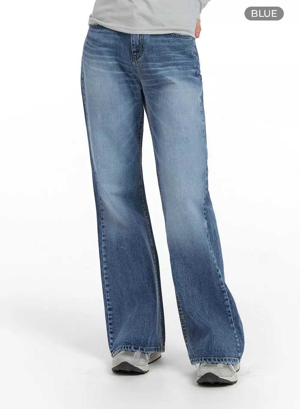 Light Wash Bootcut Jeans CF422