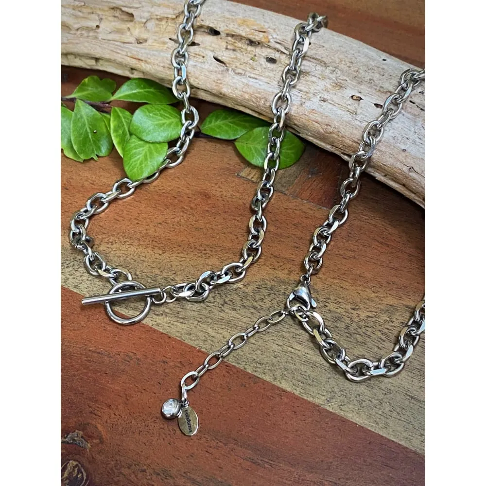 LOURDE TOGGLE CHOKER