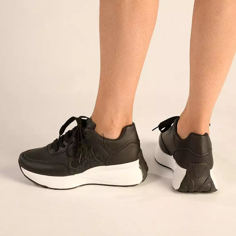 Madison Petals Sneaker - Black/White