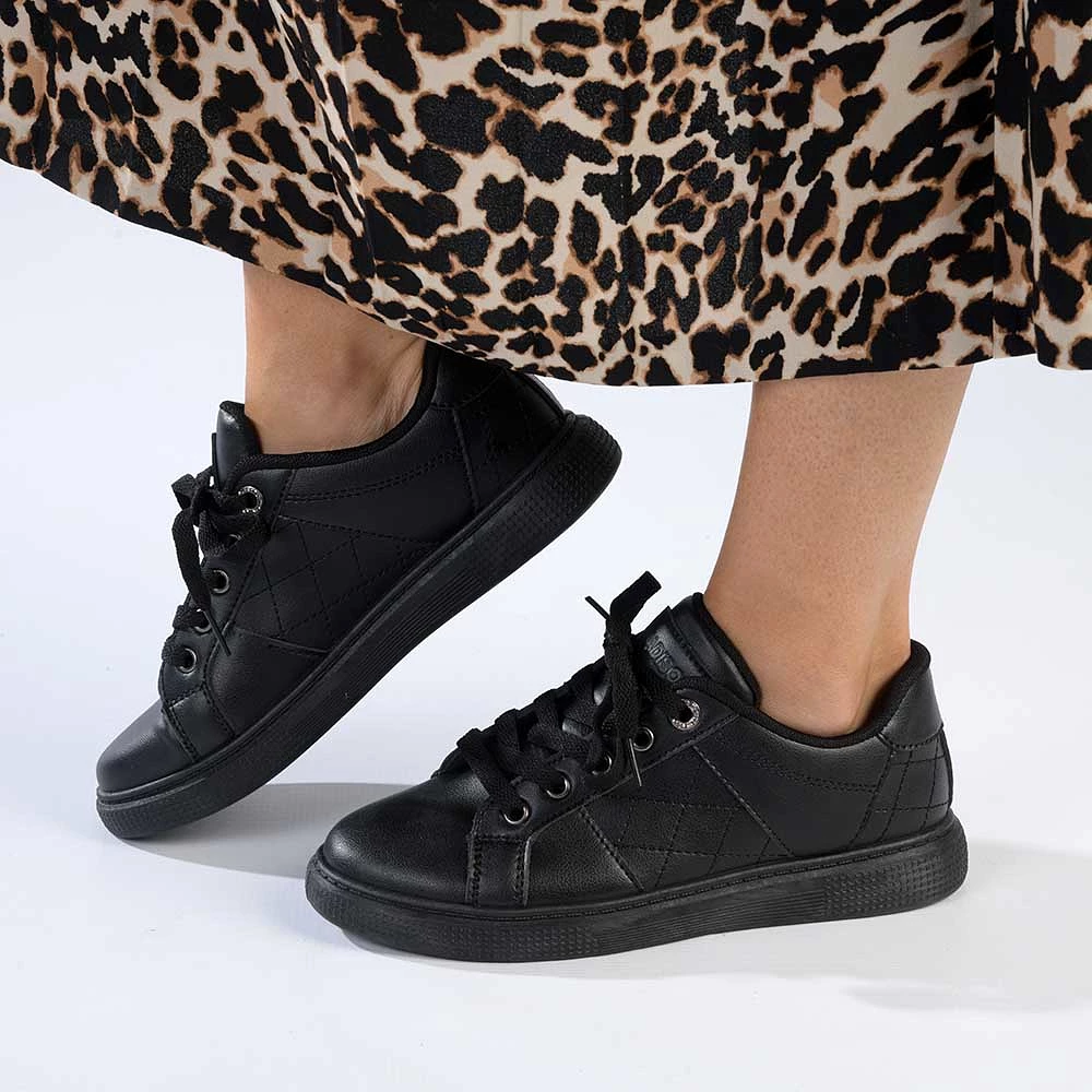 Madison Taylin Fashion Sneaker - Black