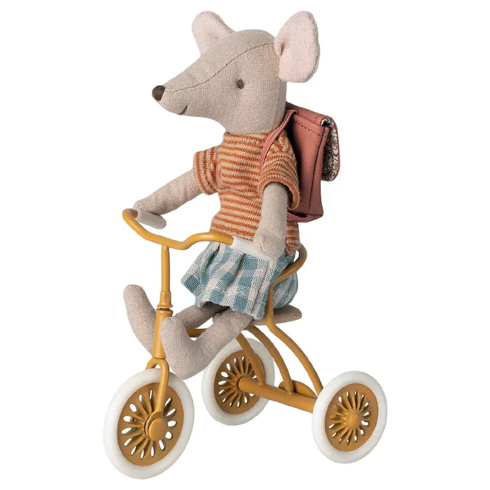 Maileg Toys Mouse Miniature Abri à Tricycle Ochre Yellow