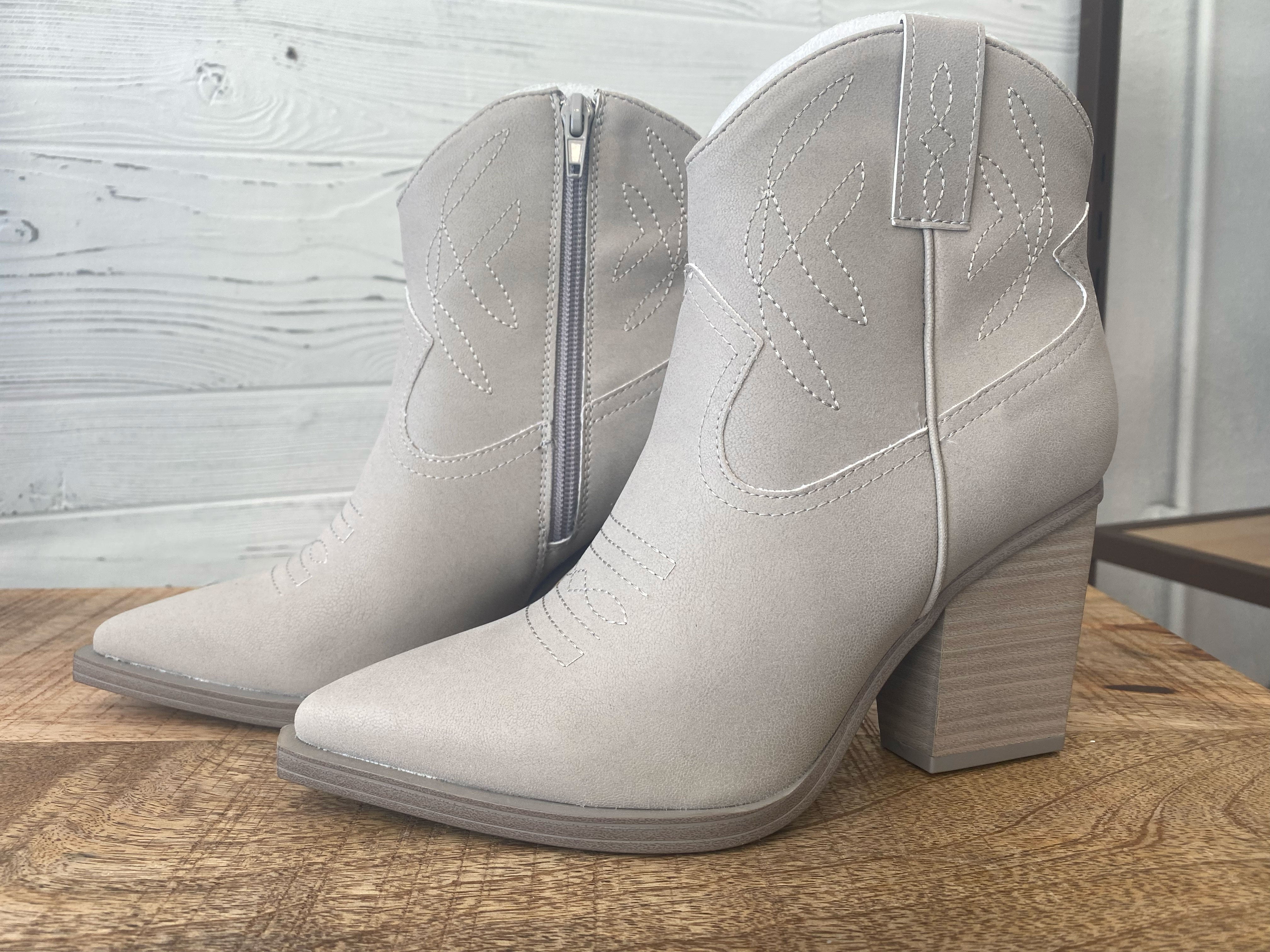 Mia | Spring in your Step Booties