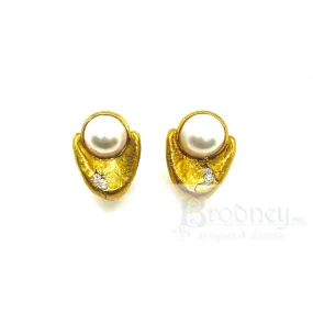 SeidenGang 18 Kt Gold Platinum Mabe Pearl and Diamond Earrings