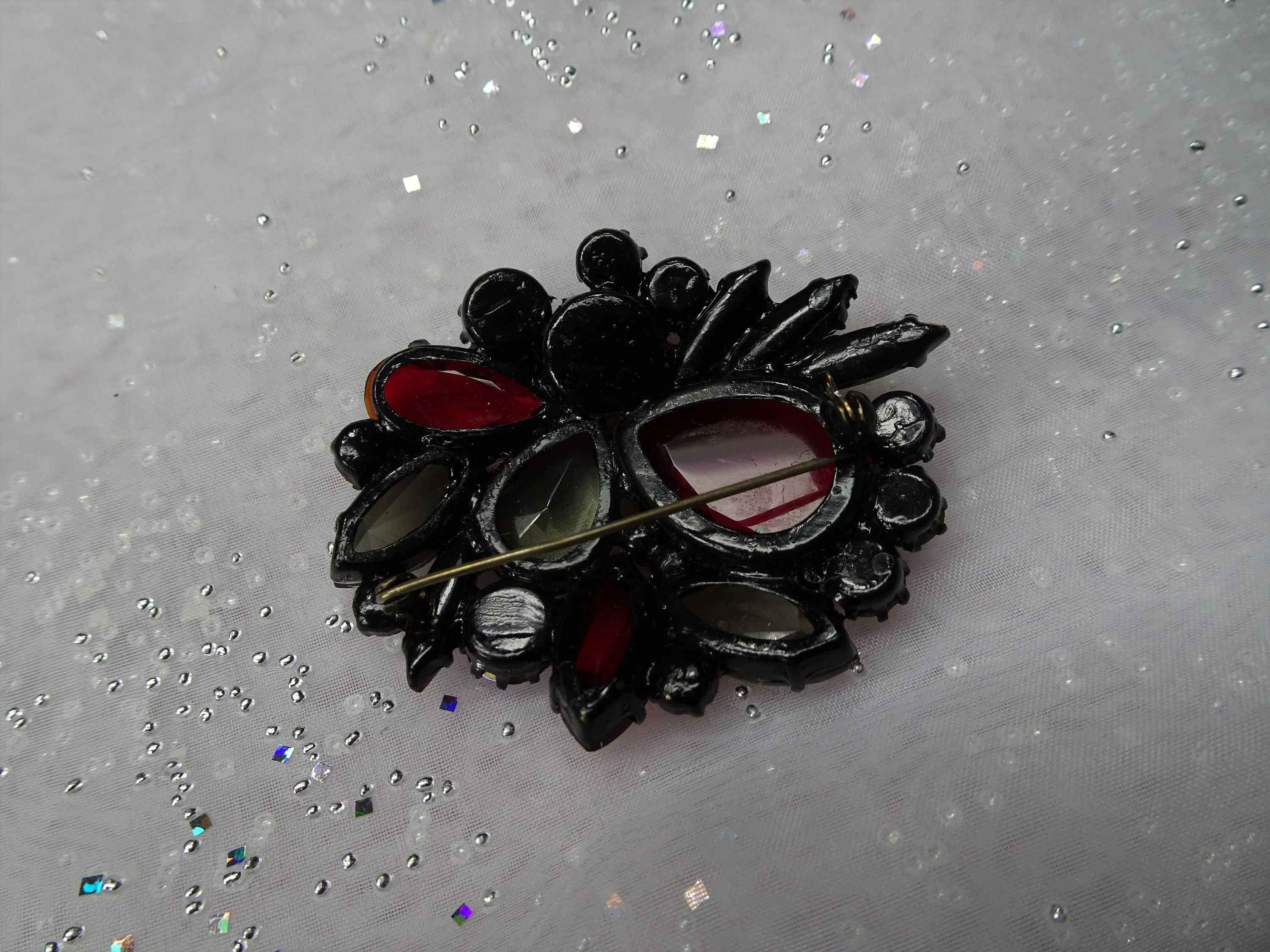 STRIKING Vintage Art Glass AB Rhinestones Large Brooch,Gorgeous Faceted Art Glass Stones,Red Grays Pin,Collectible Mid Century J