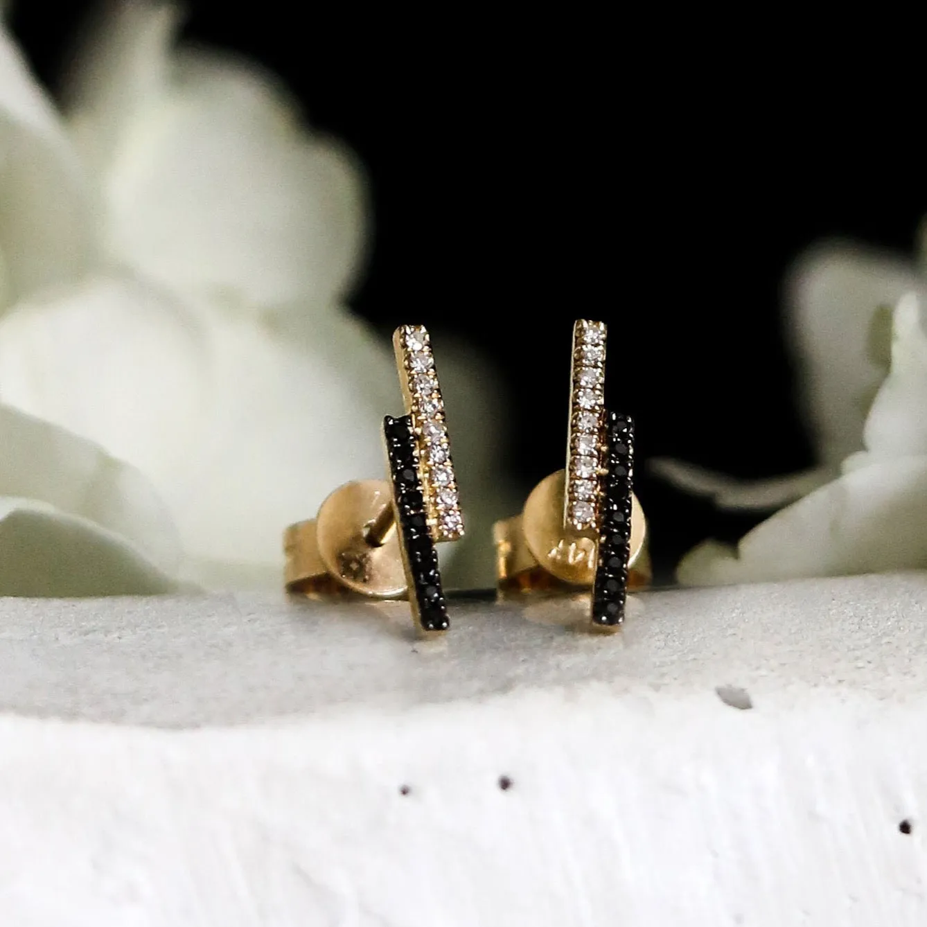 TALLULAH DOUBLE BAR STUD EARRINGS