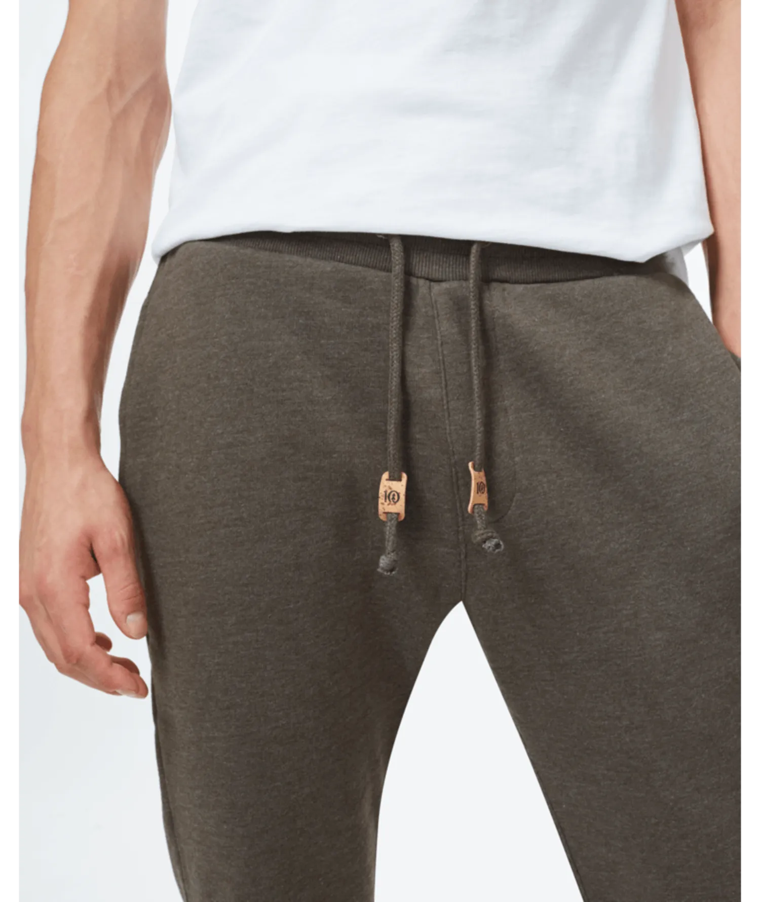 Tentree Atlas Sweatpant In Black Olive Green