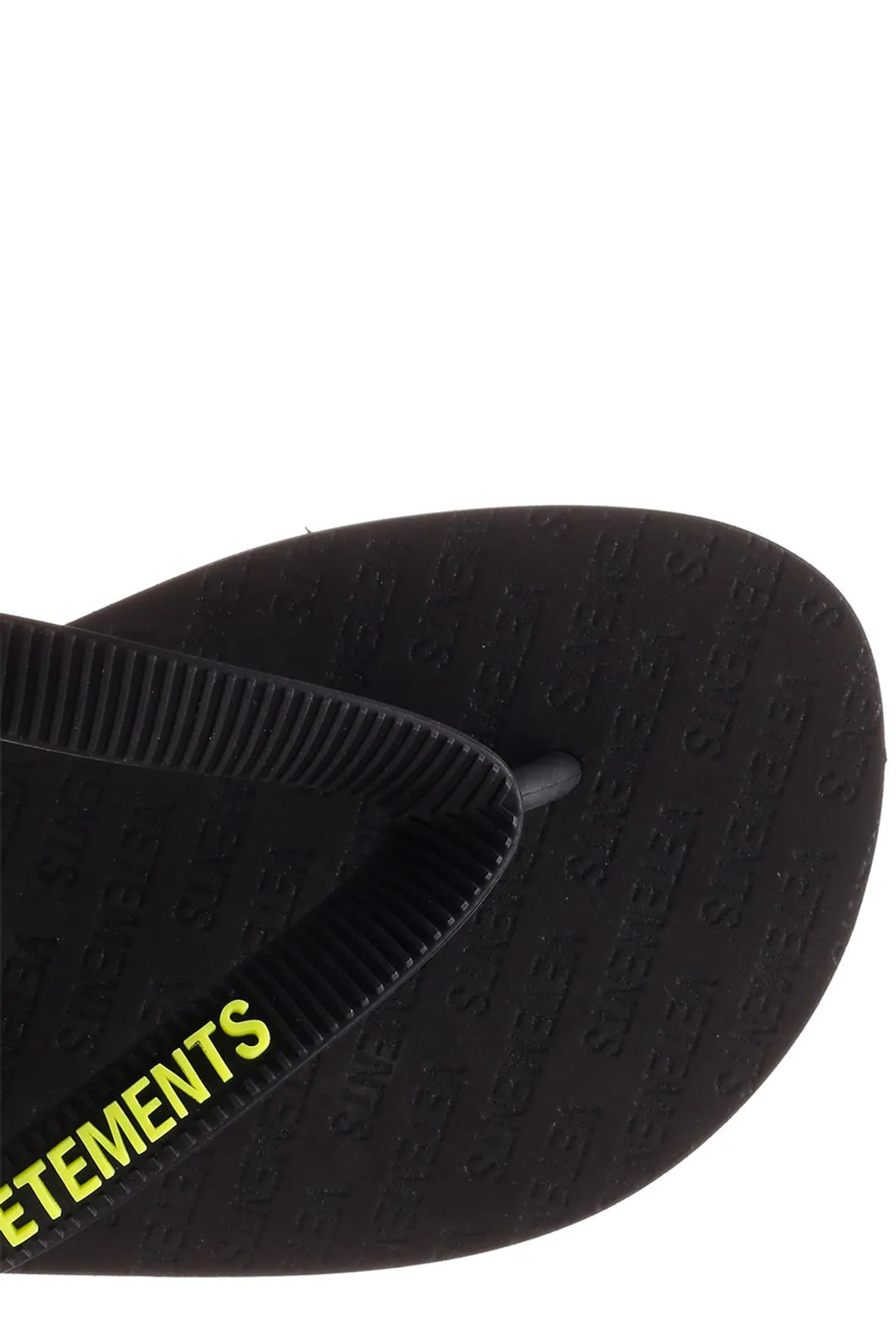 Vetements Logo Embossed Flip Flops