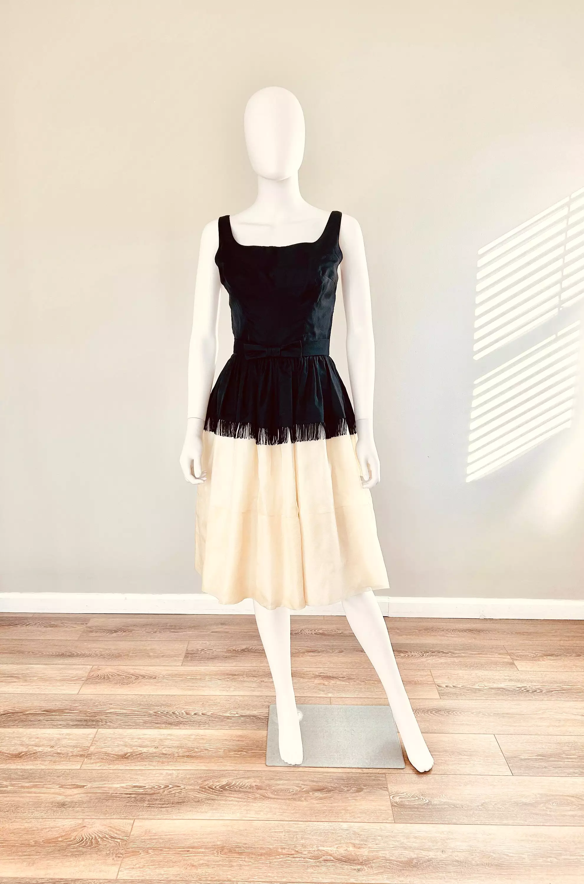 Vintage 1960s Fringe Dress / 60s Retro Black and White Party Dress / Size S