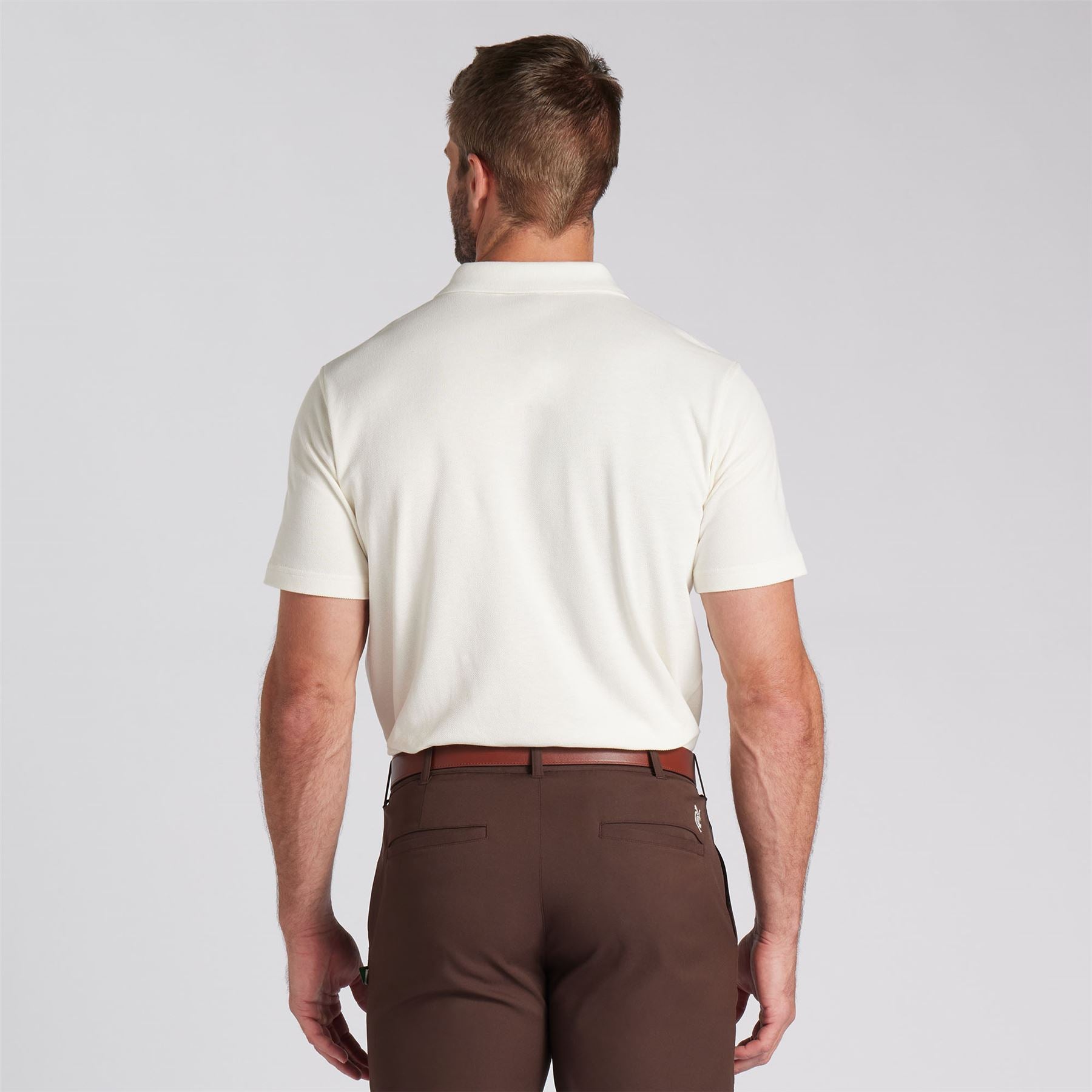 x QGC Post Round Polo Warm White - SS24